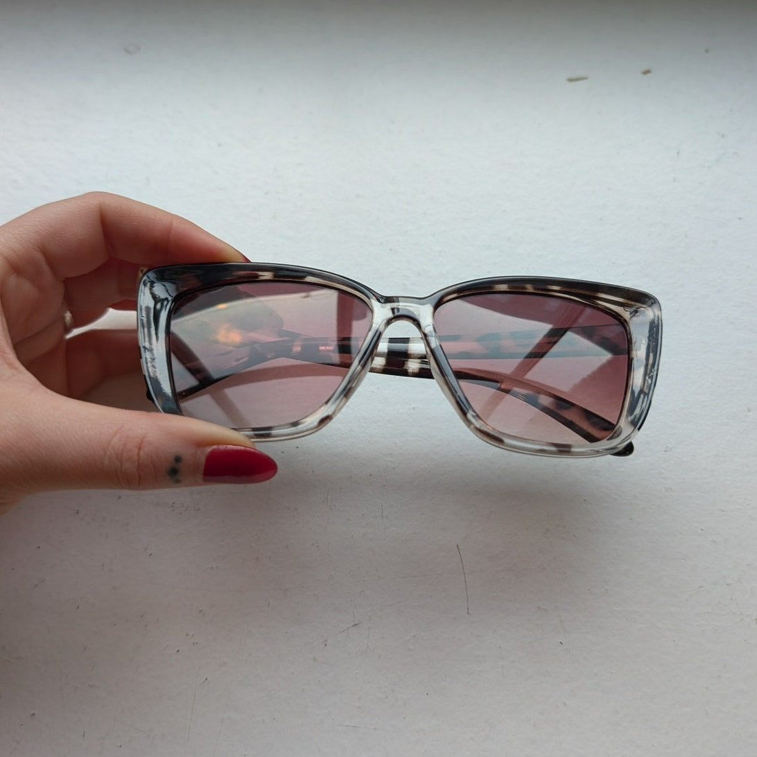 Retro Black Tortoishell Cat Eye Sunglasses 70s Festival Zebra Sunnies Shades