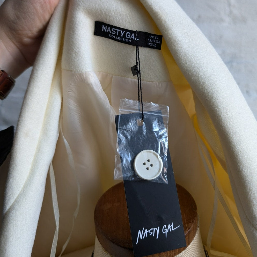 White Preppy Minimalist Blazer Neutral Oversize Light Jacket Boho Chic Medium