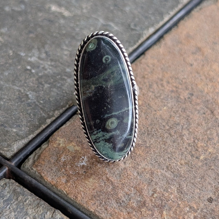 Earthy Green Oval Witchy Ring Boho Chic Statement Ring Groovy Vintage Size 8.75