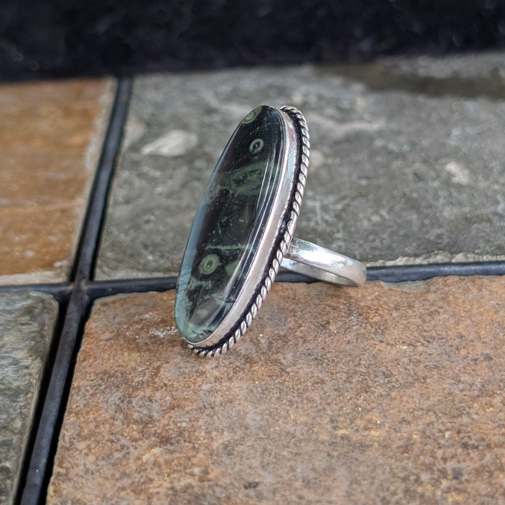 Earthy Green Oval Witchy Ring Boho Chic Statement Ring Groovy Vintage Size 8.75