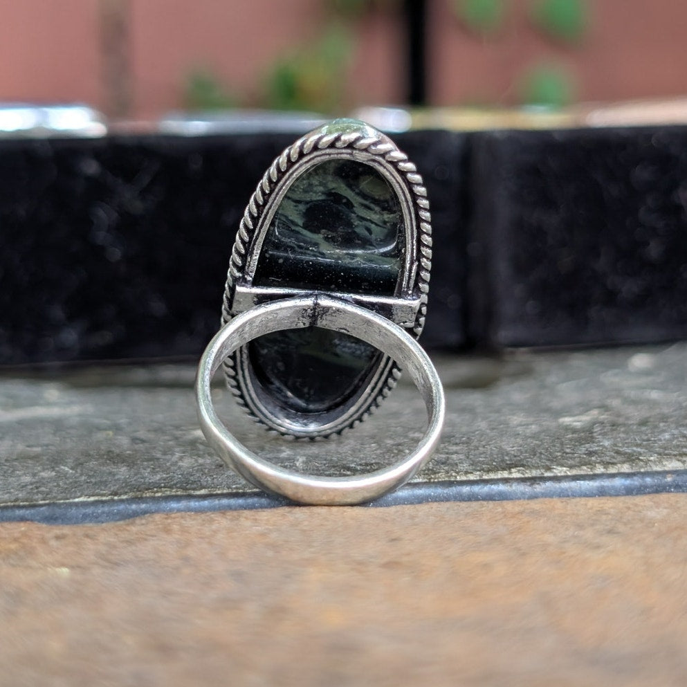 Earthy Green Oval Witchy Ring Boho Chic Statement Ring Groovy Vintage Size 8.75