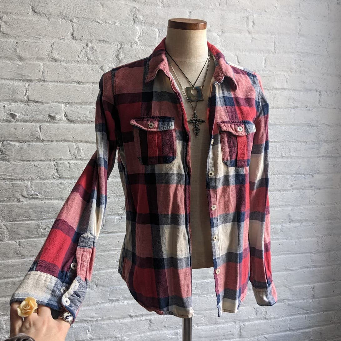 Retro 90s Faded Red Plaid Flannel Grunge Fairy Minimalist Preppy Boyfriend Top