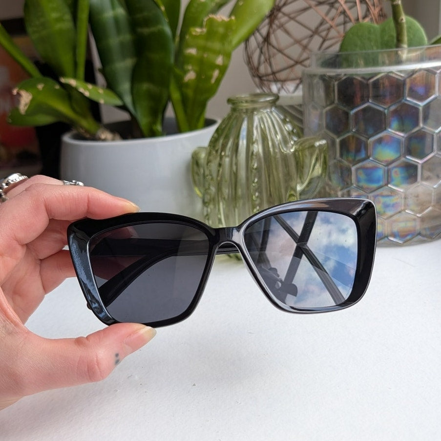 70s Retro Black Cat Eye Sunglasses Minimalist Chic Grunge Sunnies Boho Shades