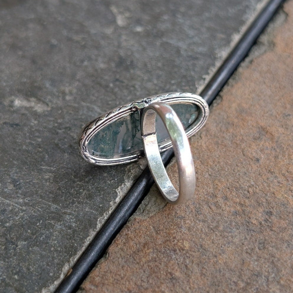 Green Moss Agate Boho Statement Ring Oval Silver Vintage Groovy Southwest 7.75