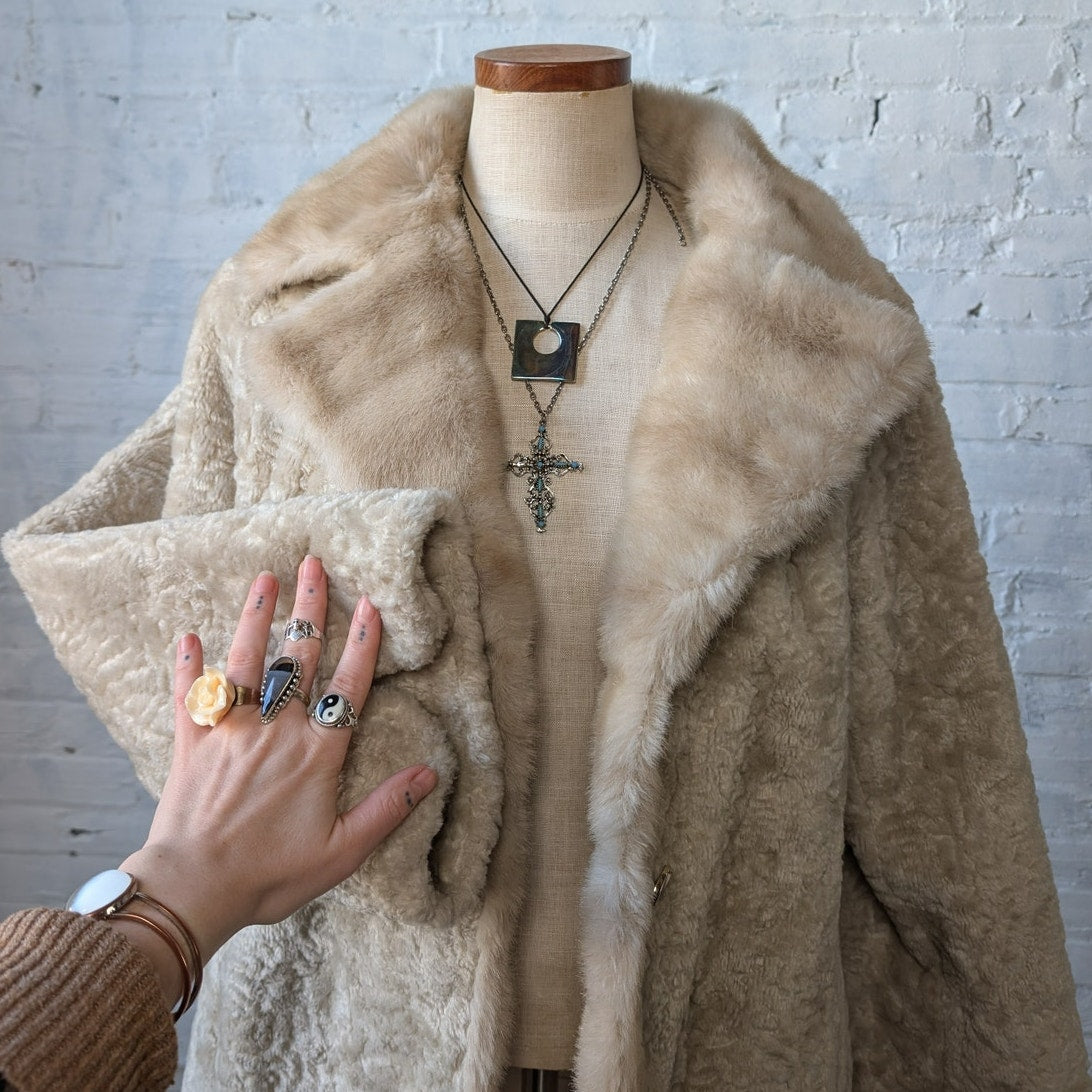 Vintage White Faux Fur Trench Coat Afghan Furry Mob Wife Boho Chic Carpet Jacket