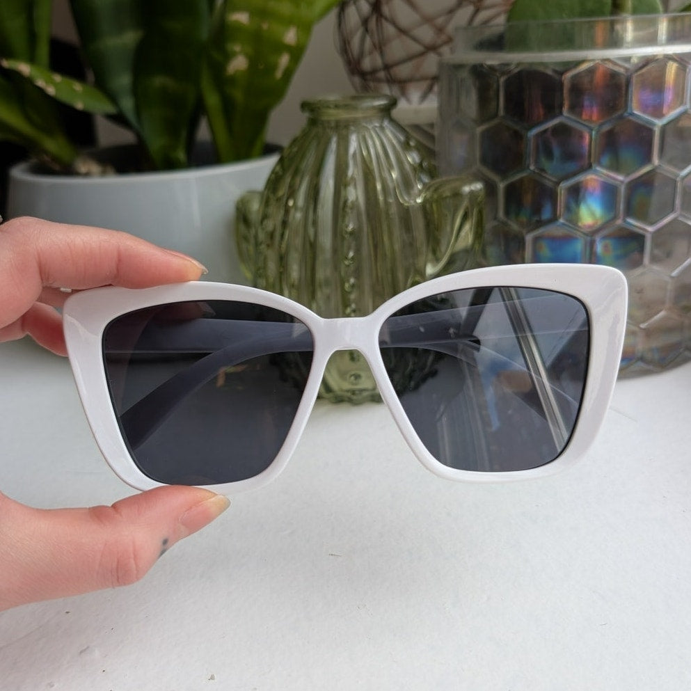 70s Retro White Cat Eye Sunglasses Festival Summer Boho Preppy Sunnies Shades