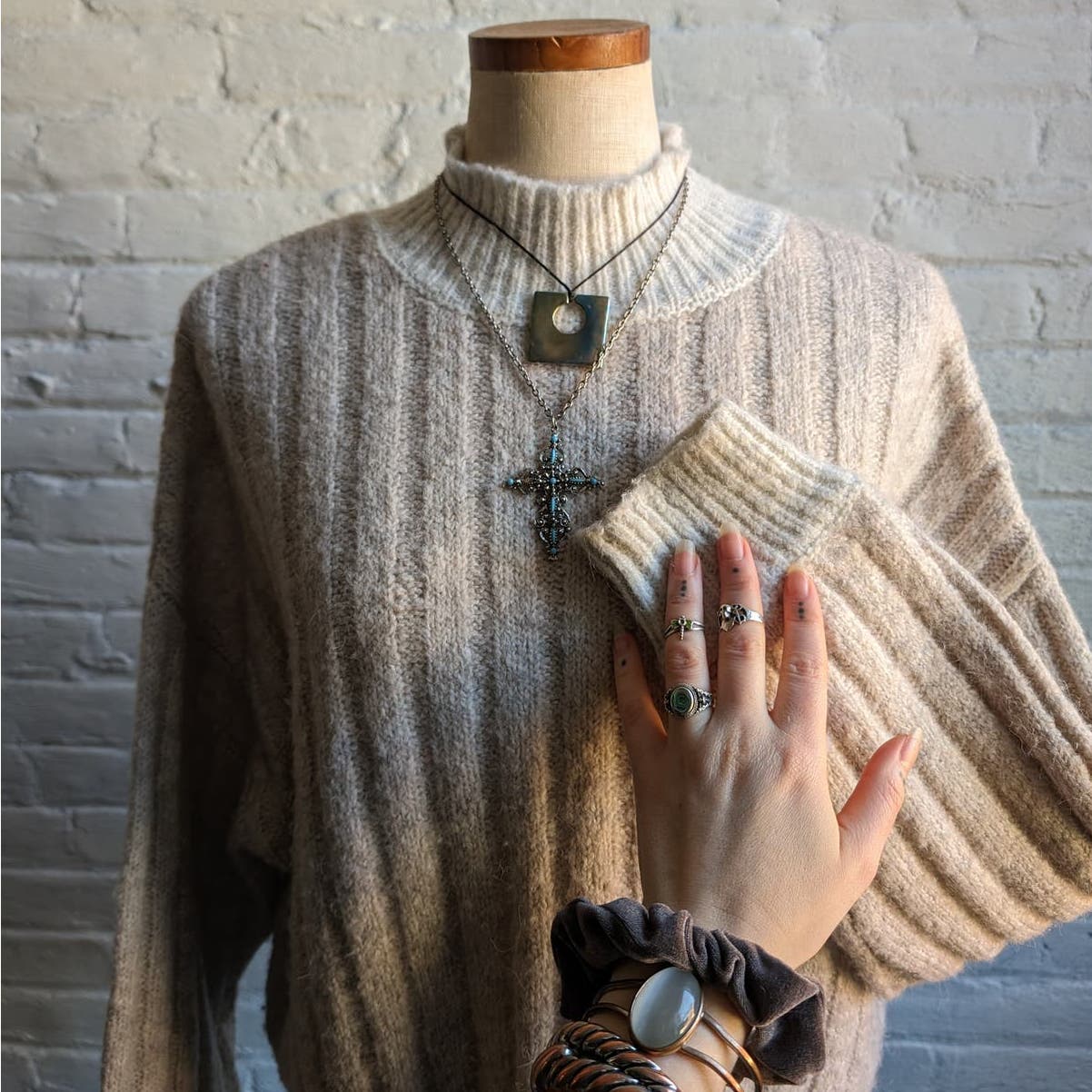 Y2K Vintage Minimalist Neutral Knit Wool Sweater Chunky Cable Knit Boho Chic Top
