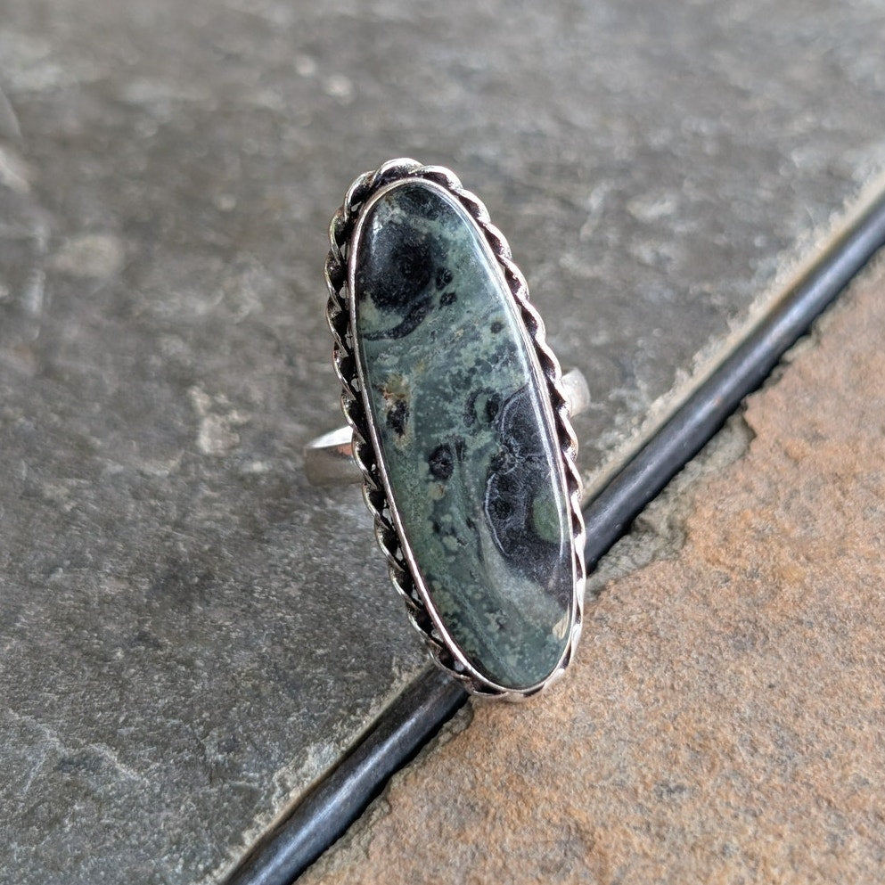 Green Swirl Boho Statement Ring Oval Silver Vintage Groovy Southwest Size 9.25