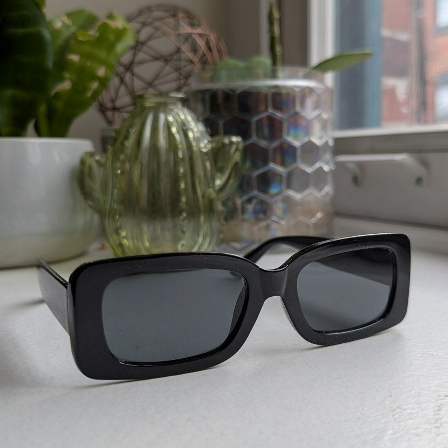 Y2K Funky Festival Retro 70s style Nirvana Sunglasses Black Chic Sunnies Shades