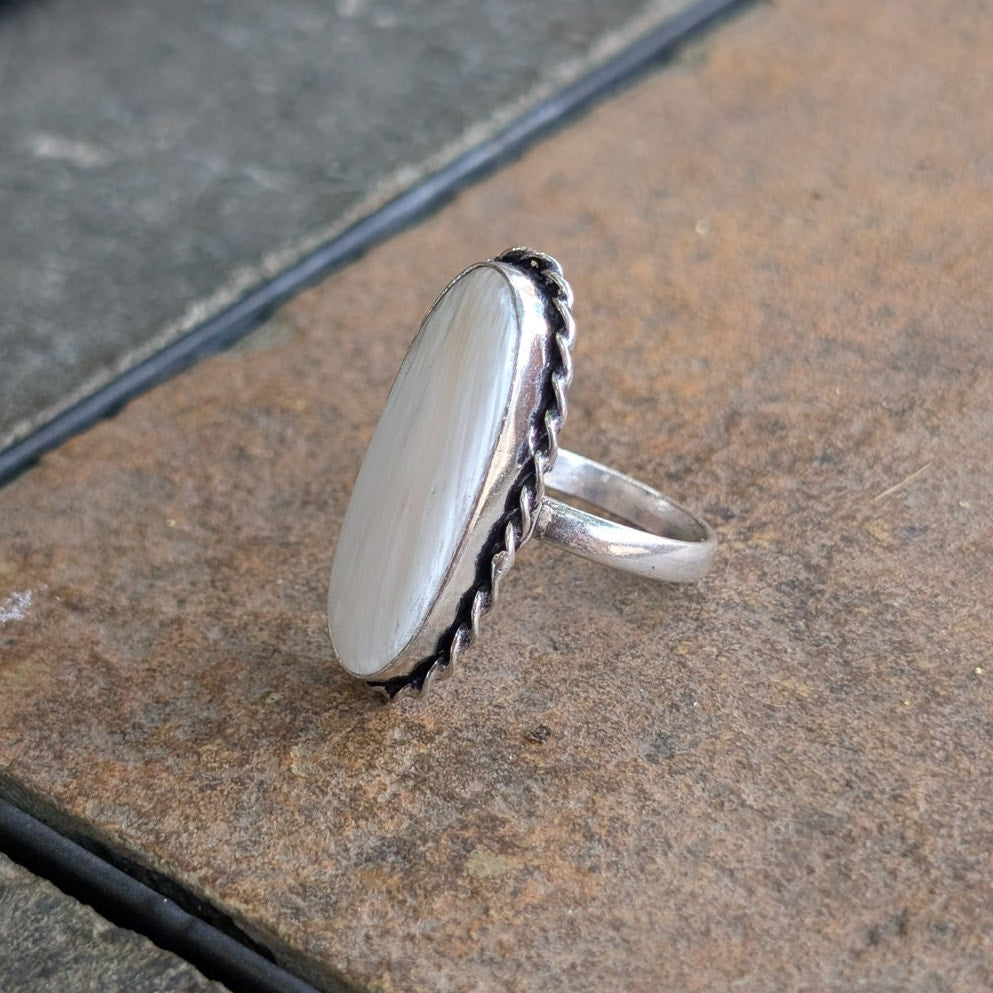 White Oval Boho Silver Statement Ring Vintage Minimal Southwest Pearl Size 7.75