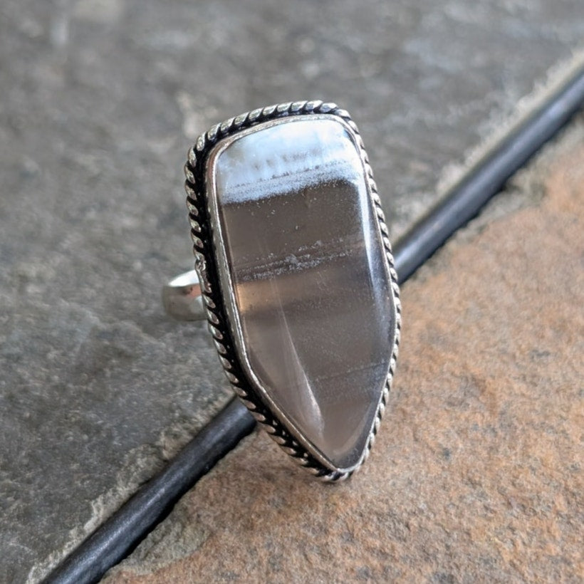 Gray Stone Boho Statement Ring Banded Silver Sz 7.75 Vintage Teardrop Coffin