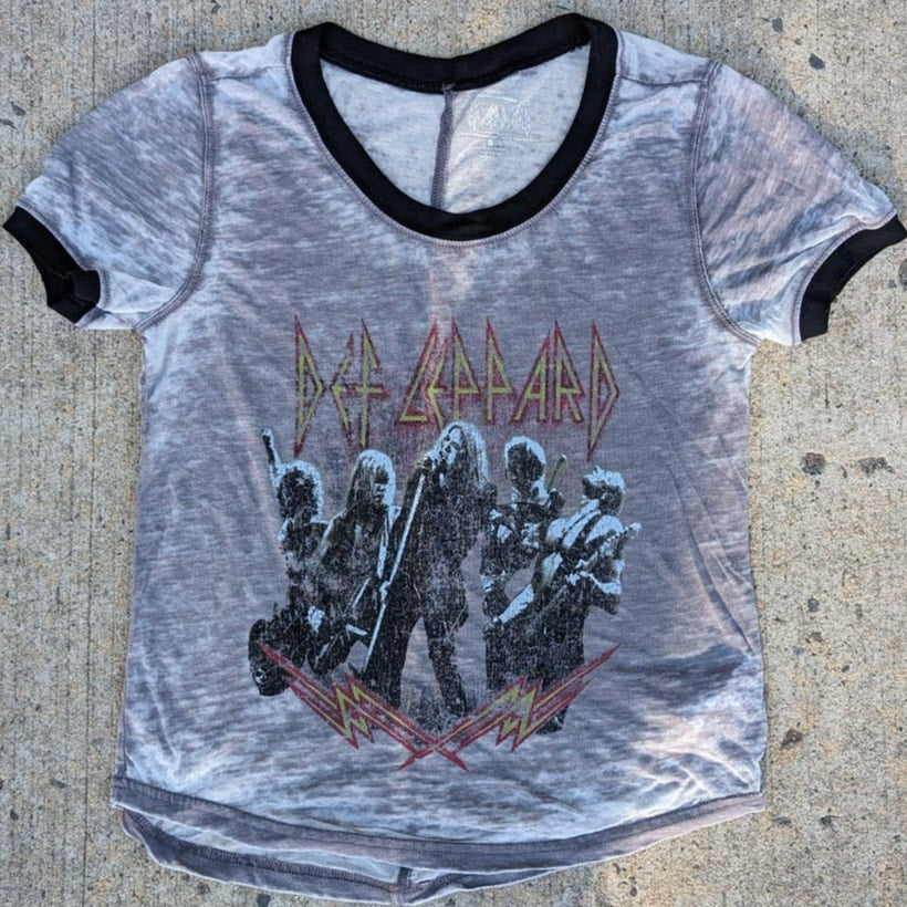 Retro Rock Band Tee Vintage style Tissue Graphic Tshirt Y2K Concert Top Small