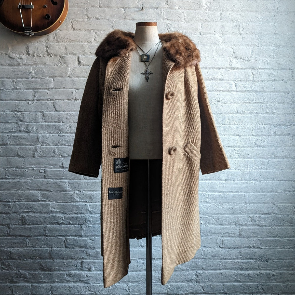 Vintage Wool Mink Fur Tan Coat Camel Swing Boucle Furry Collar Mod Chic Jacket