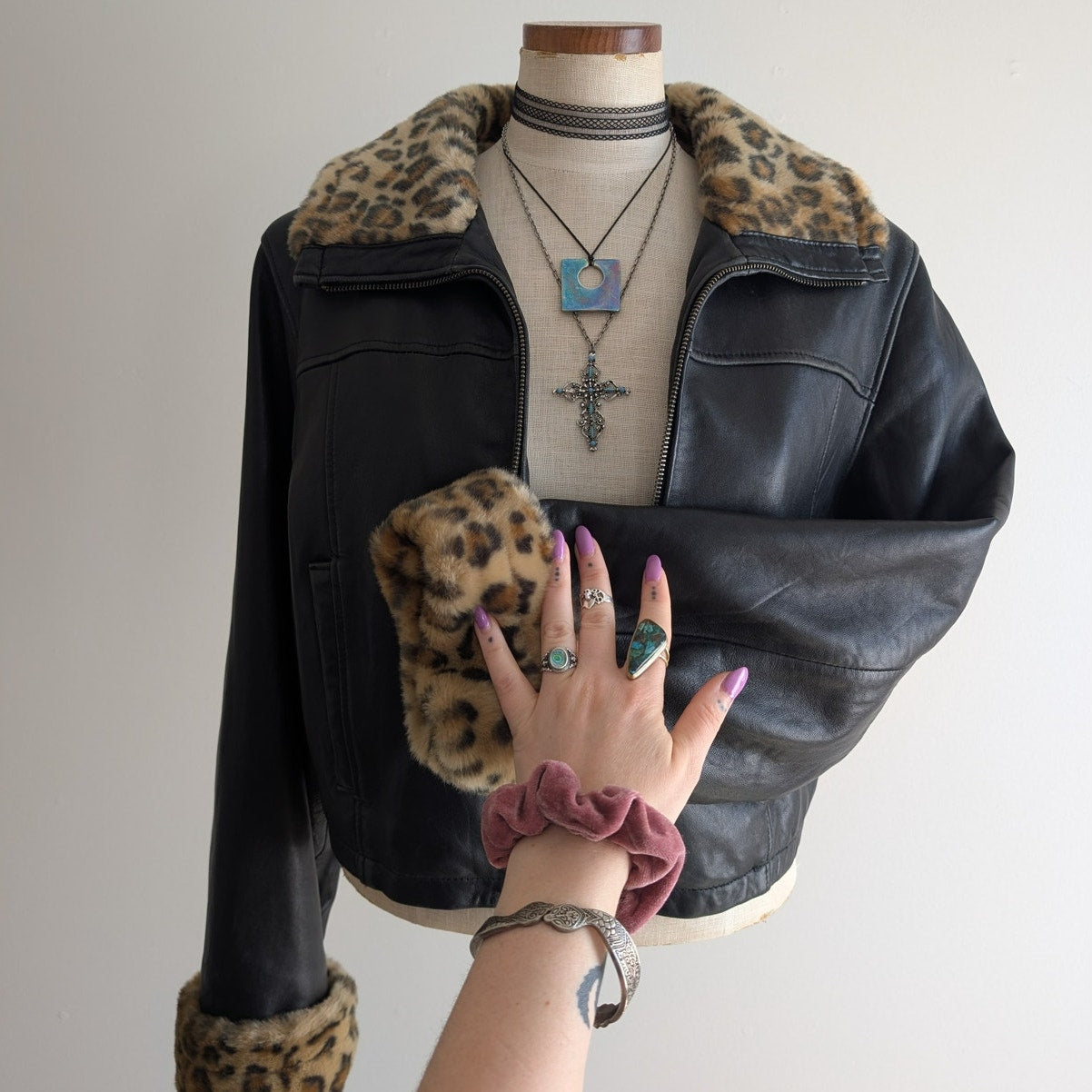 Y2K Vintage Black Leather Biker Jacket Faux Fur Coat Crop Cheetah Print Medium