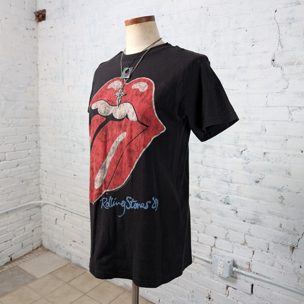 Retro Rolling Stones Concert Tee Black Band Tshirt Vintage Stones Shirt Medium