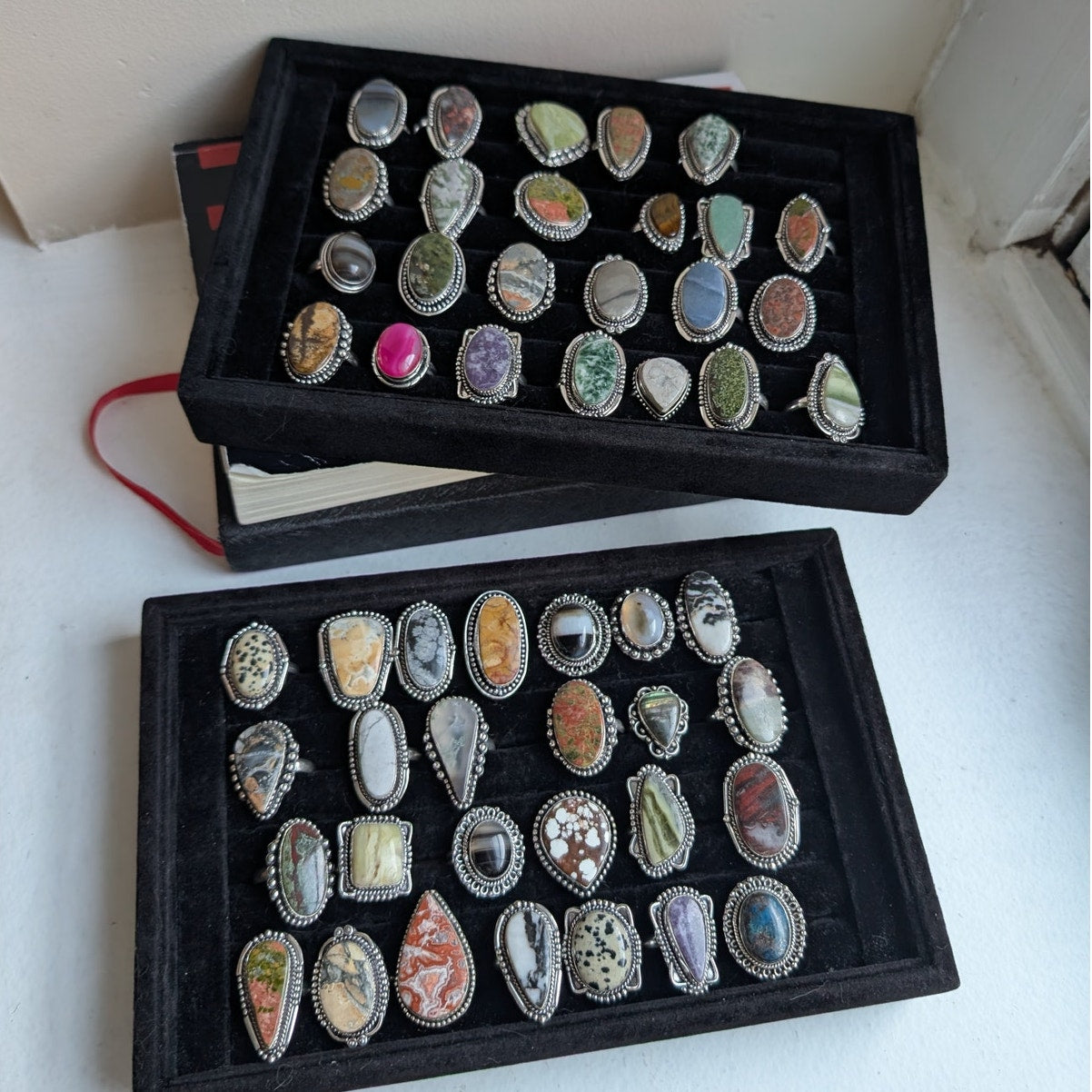 Earthy Green Pink Natural Stone Ring Boho Chic Sterling Silver Vintage Size 8.5