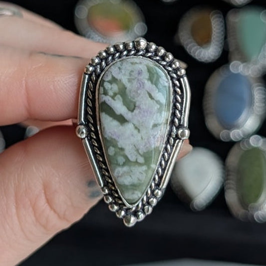 Green Swirl Sterling Silver Ring Size 8.25 Retro Vintage Boho Natural Stone