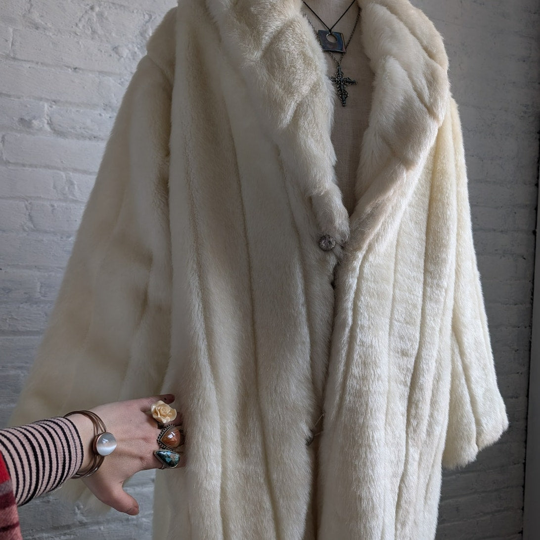 Vintage White Faux Fur Trench Coat Mob Wife Fuzzy Glam Plush Snow Bunny Jacket