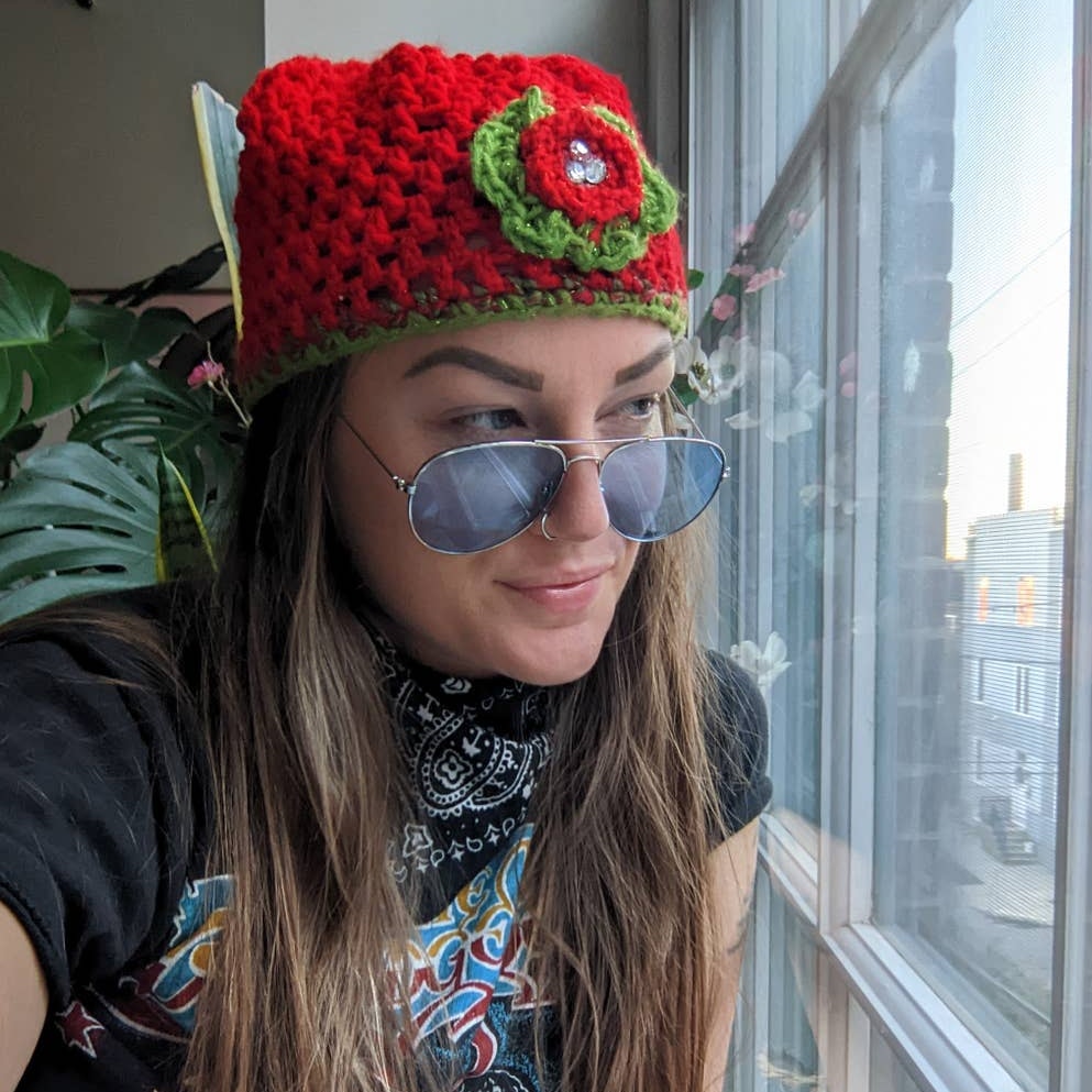 Vintage Y2K Crochet Festival Hat Kawaii Red Chunky Knit Beanie Cute Floral Funky