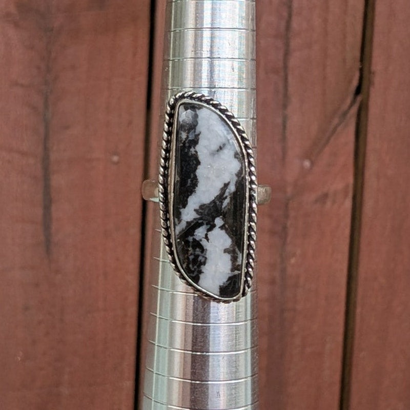 Vintage Silver Chunky Statement Ring Sz 8.75 Black White Moody Groovy Southwest