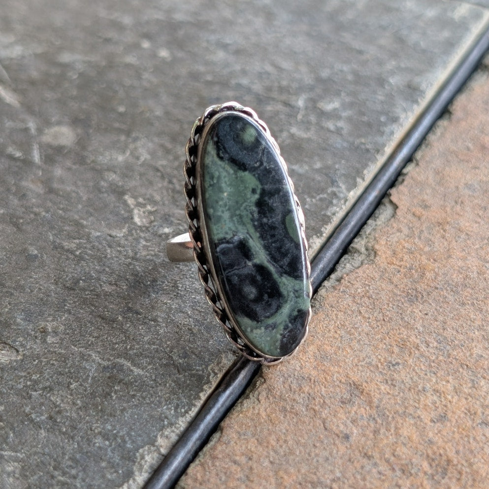 Green Swirl Boho Statement Ring Oval Silver Vintage Groovy Southwest Size 8.75