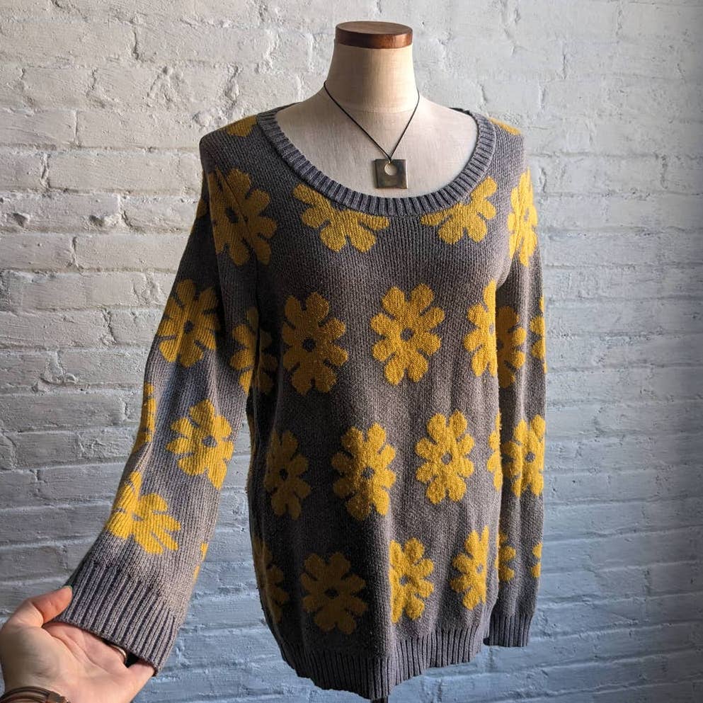 Retro 70s Groovy Flower Power Sweater Trippy Sunshine Floral Oversize Knit Top