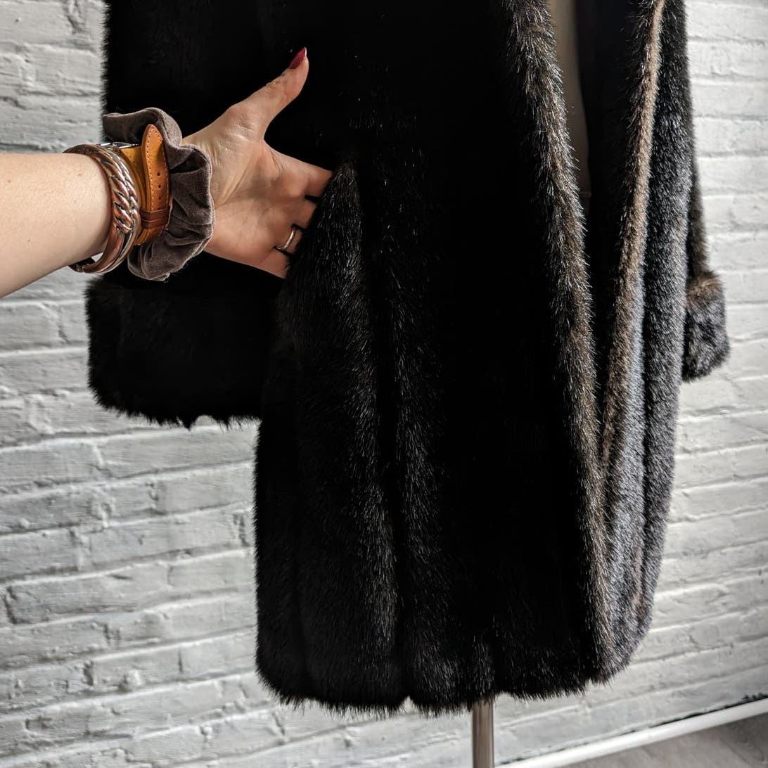 Retro Mob Wife Chic Vegan Fur Coat Minimalist Goth Penny Lane Furry Fuzzy Jacket