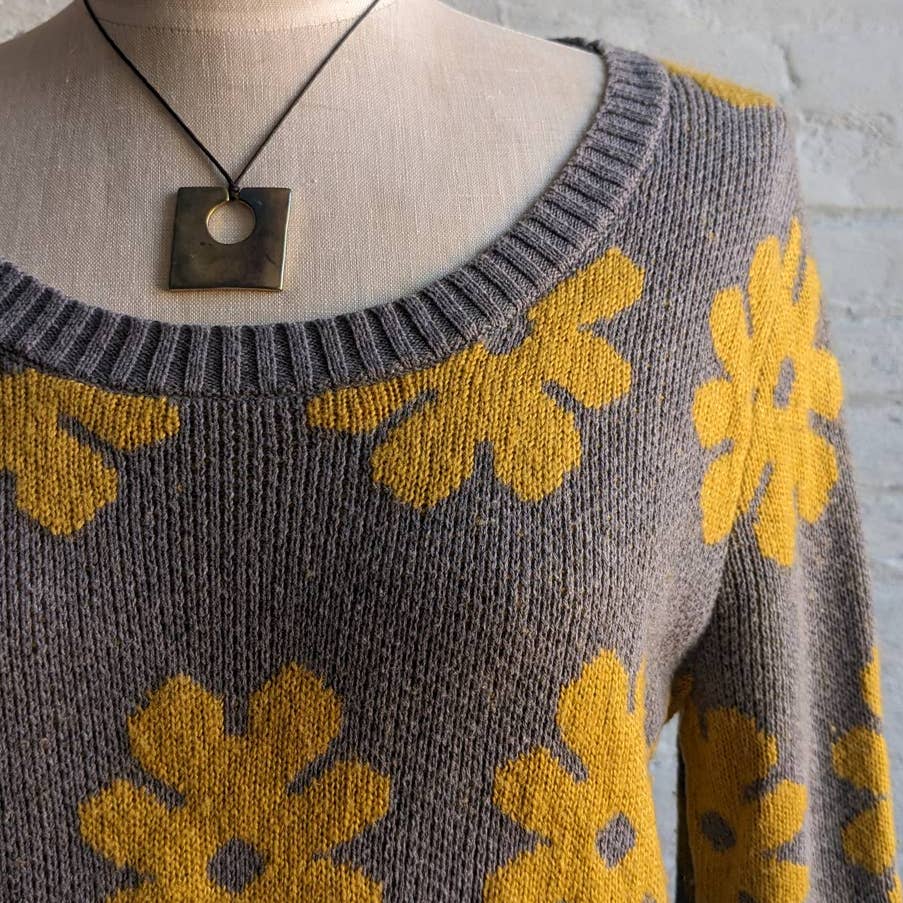 Retro 70s Groovy Flower Power Sweater Trippy Sunshine Floral Oversize Knit Top