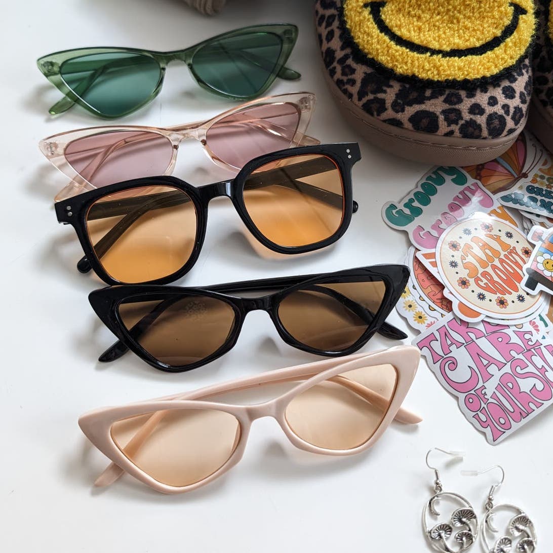 Y2K Barbie Festival Retro 60s style CatEye Sunglasses Chic Tinted Sunnies Shades