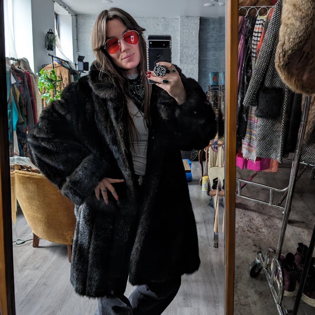 Retro Mob Wife Chic Vegan Fur Coat Minimalist Goth Penny Lane Furry Fuzzy Jacket