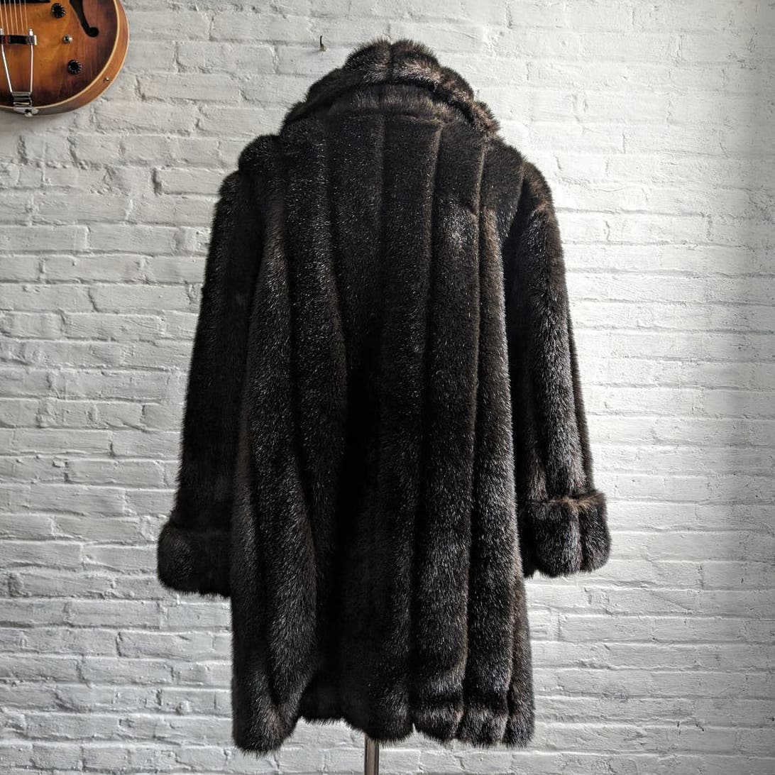 Retro Mob Wife Chic Vegan Fur Coat Minimalist Goth Penny Lane Furry Fuzzy Jacket