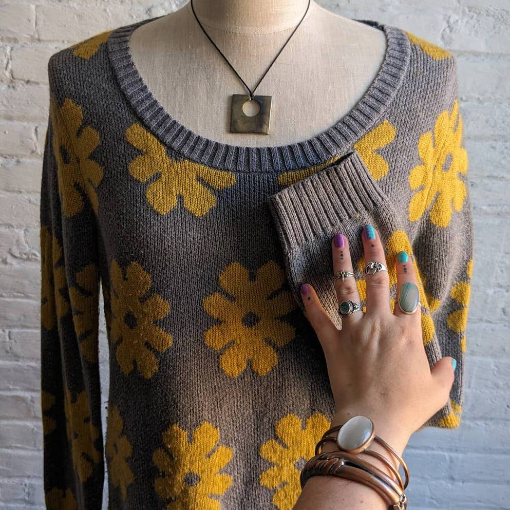 Retro 70s Groovy Flower Power Sweater Trippy Sunshine Floral Oversize Knit Top